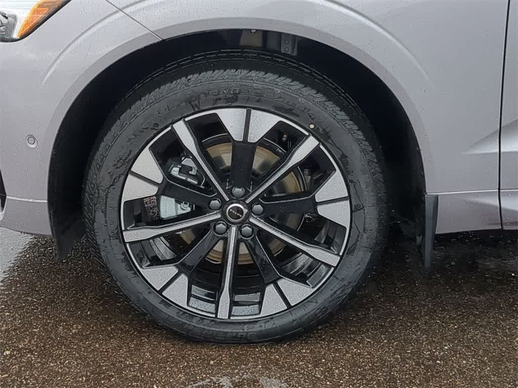 Thumbnail: 2026 Volvo XC60 - 13