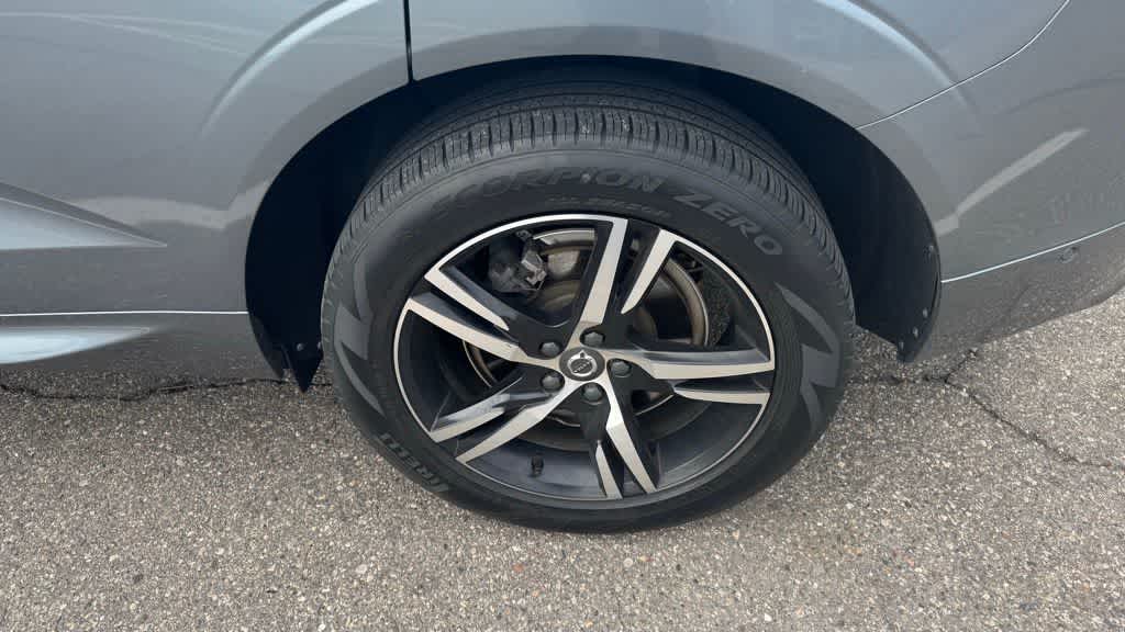 Thumbnail: 2019 Volvo XC60 - 9