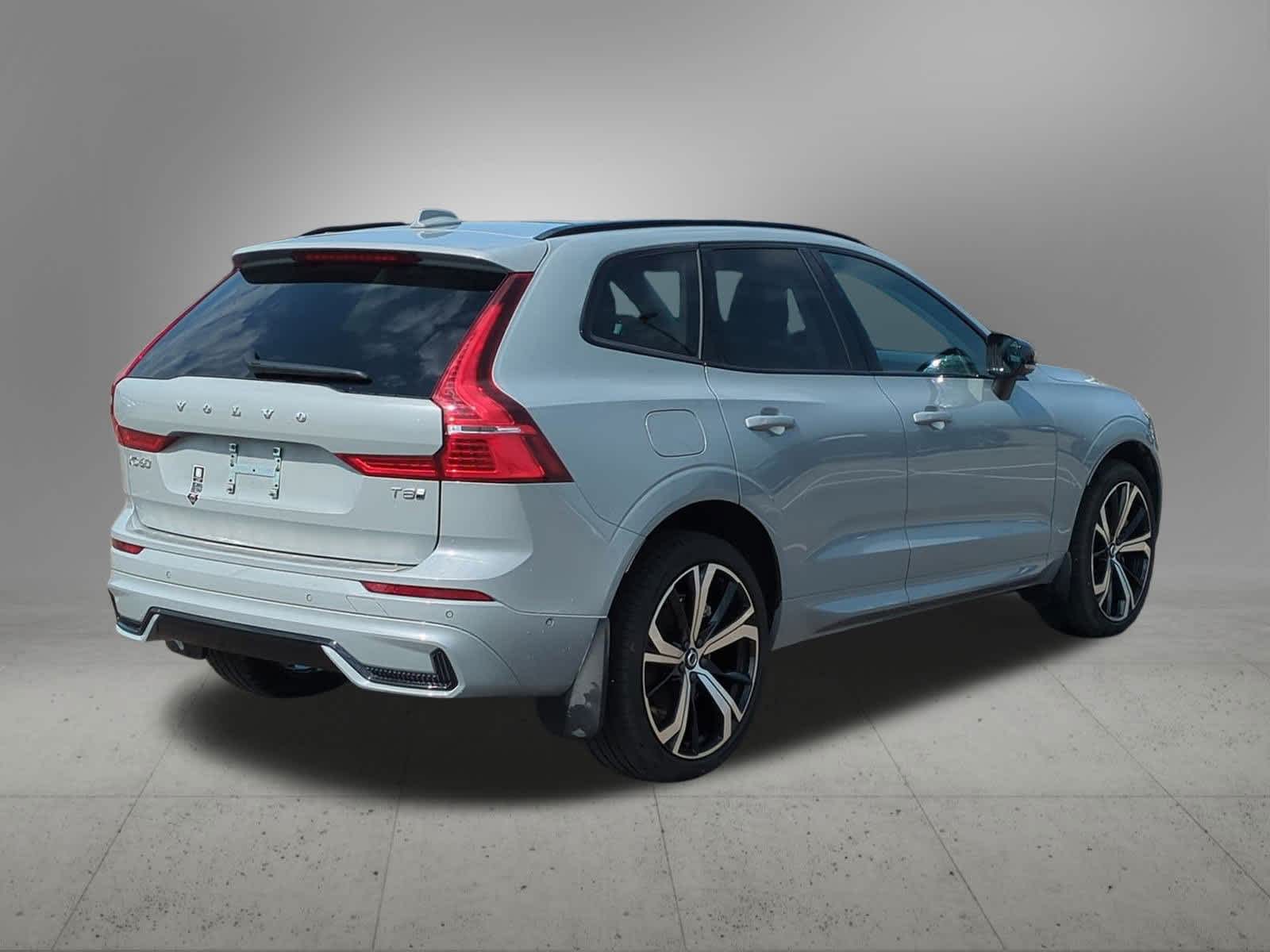 Thumbnail: 2025 Volvo XC60 - 6