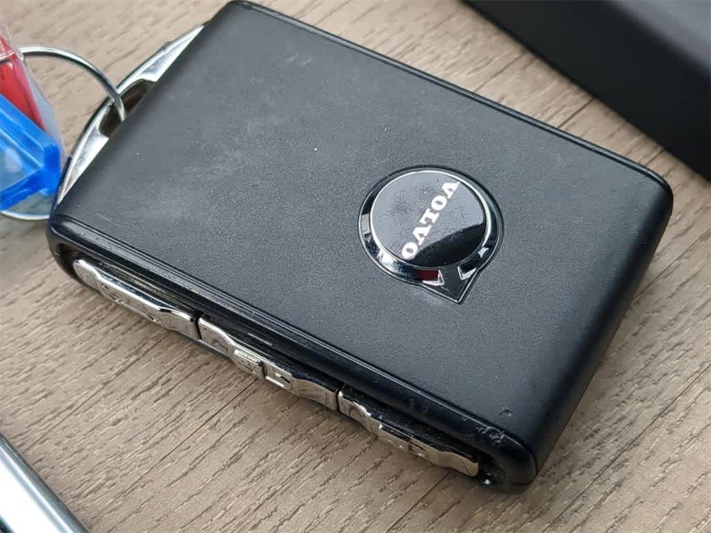 Thumbnail: 2026 Volvo XC60 - 32