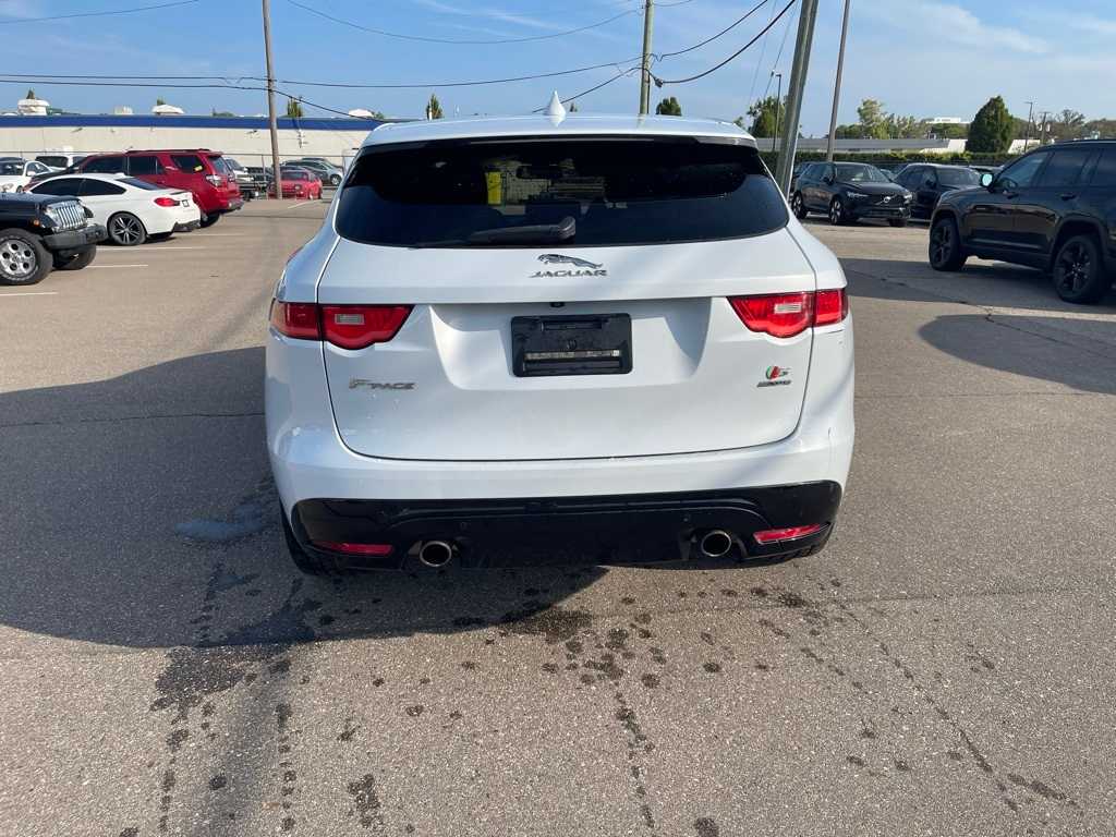 Thumbnail: 2018 Jaguar F-Pace - 4