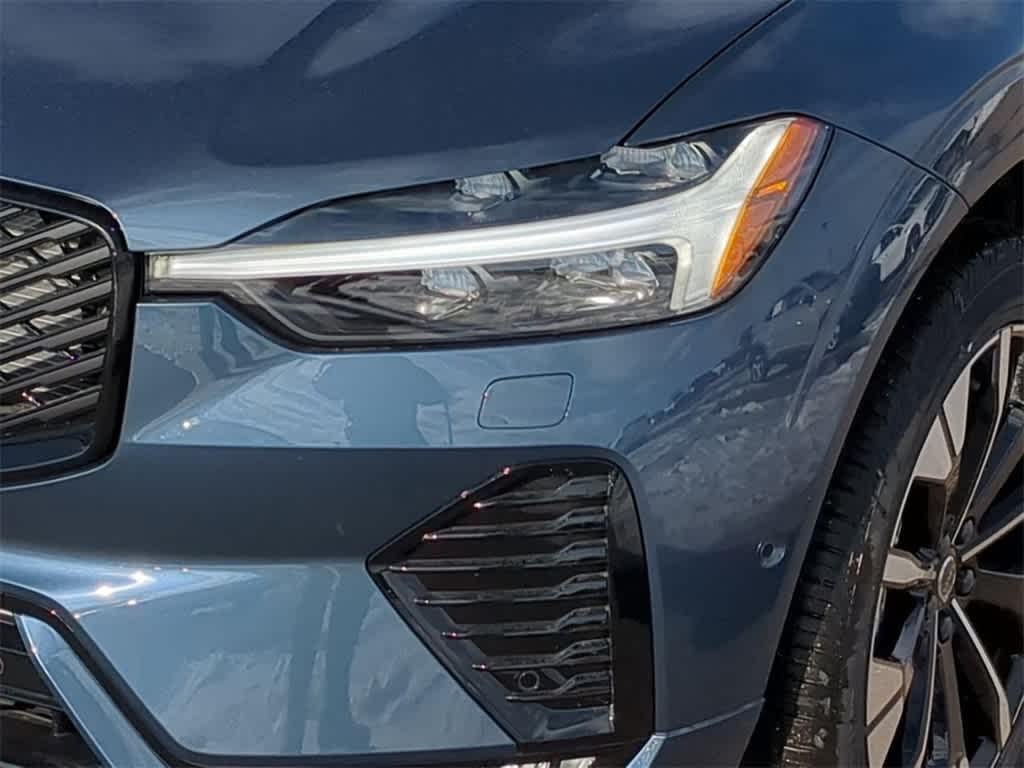 Thumbnail: 2026 Volvo XC60 - 10