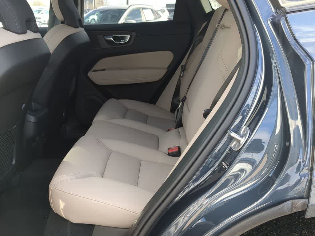 Thumbnail: 2026 Volvo XC60 - 18