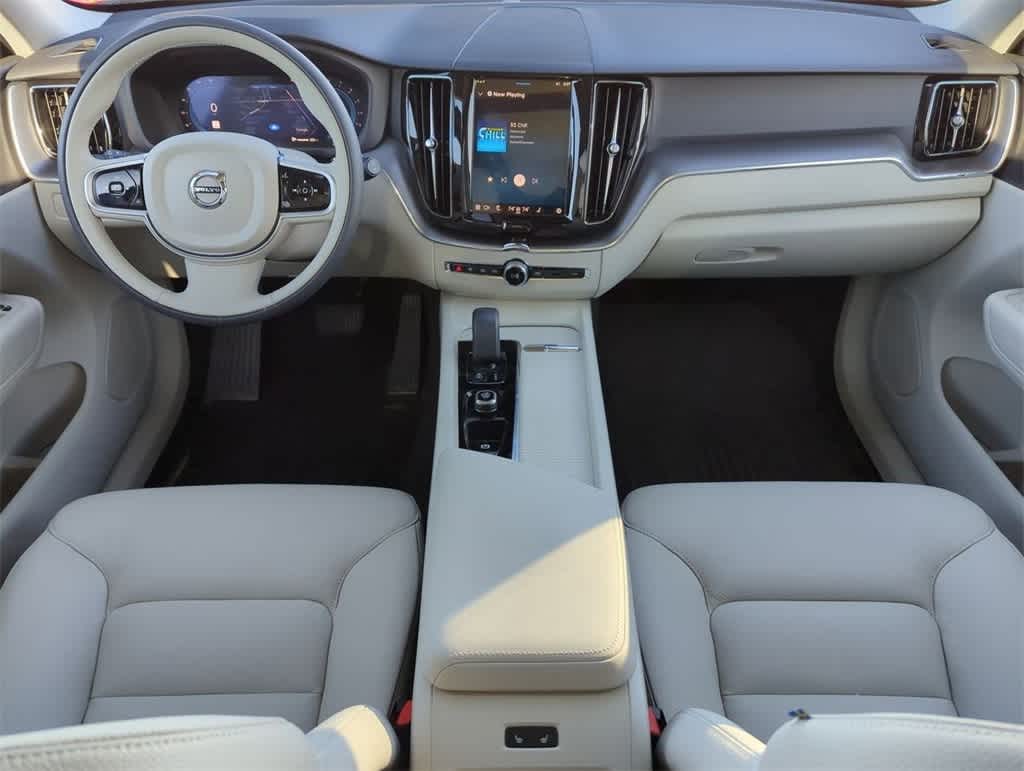 Thumbnail: 2025 Volvo XC60 - 13