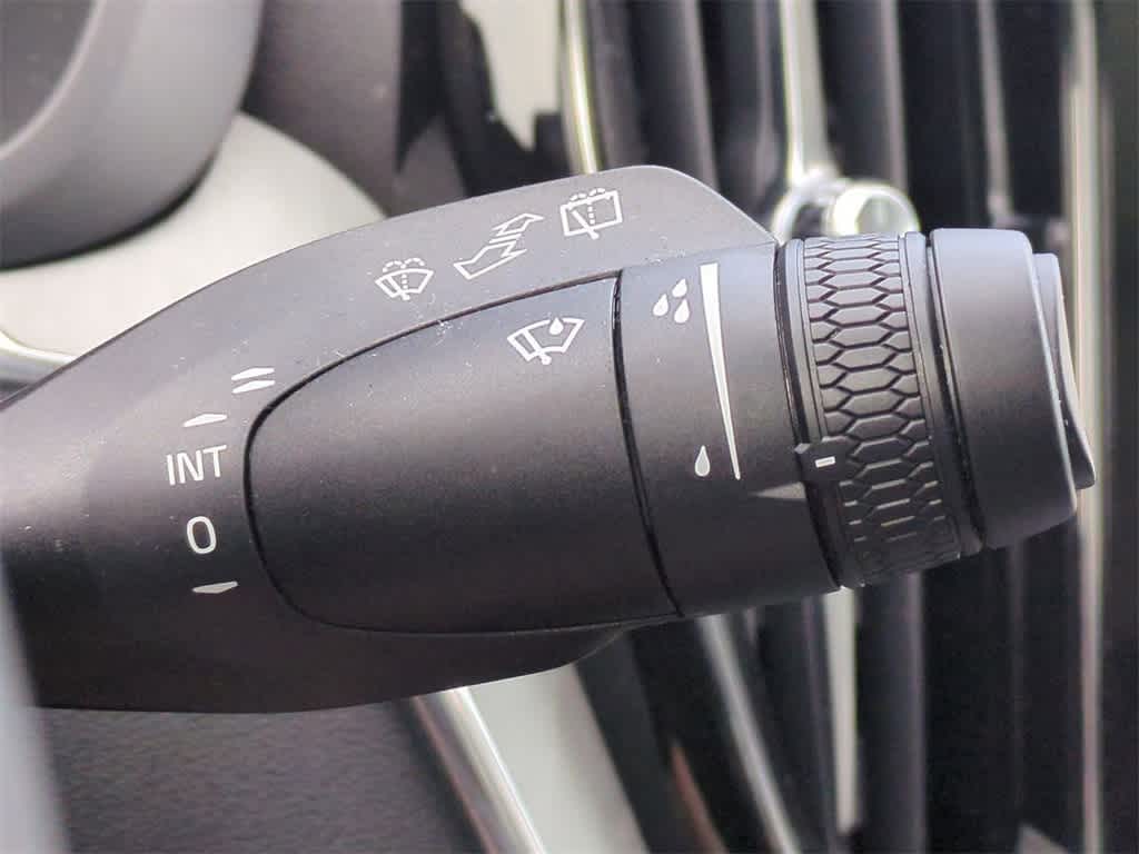 Thumbnail: 2025 Volvo XC60 - 26