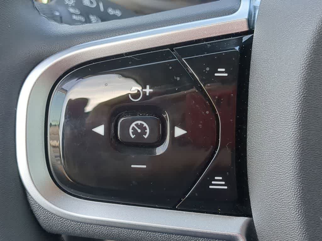 Thumbnail: 2026 Volvo XC60 - 22