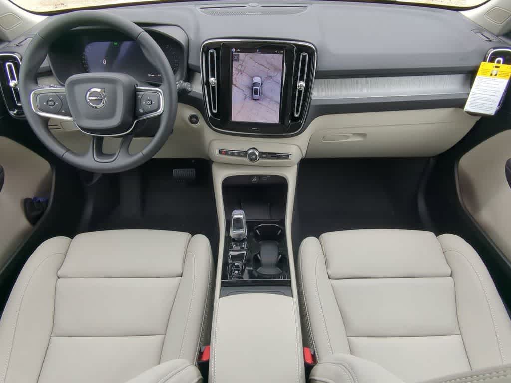 Thumbnail: 2026 Volvo XC40 - 14