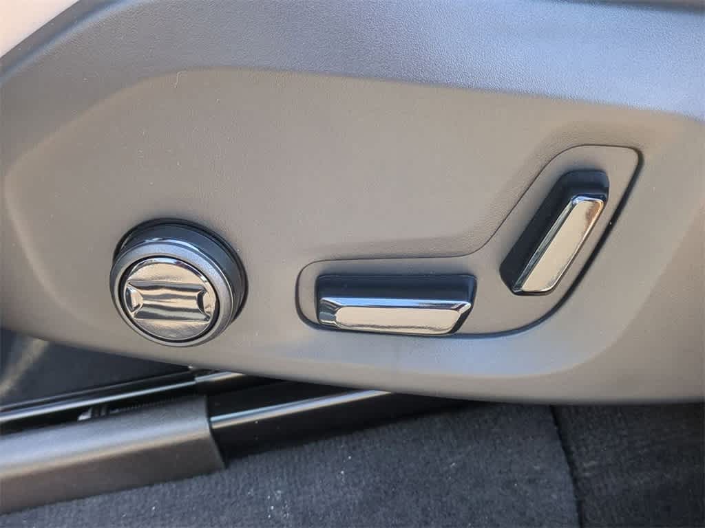 Thumbnail: 2026 Volvo XC90 - 15