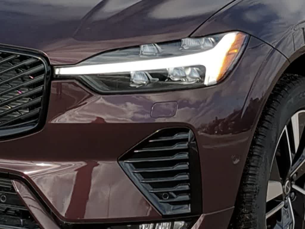 Thumbnail: 2026 Volvo XC60 - 10