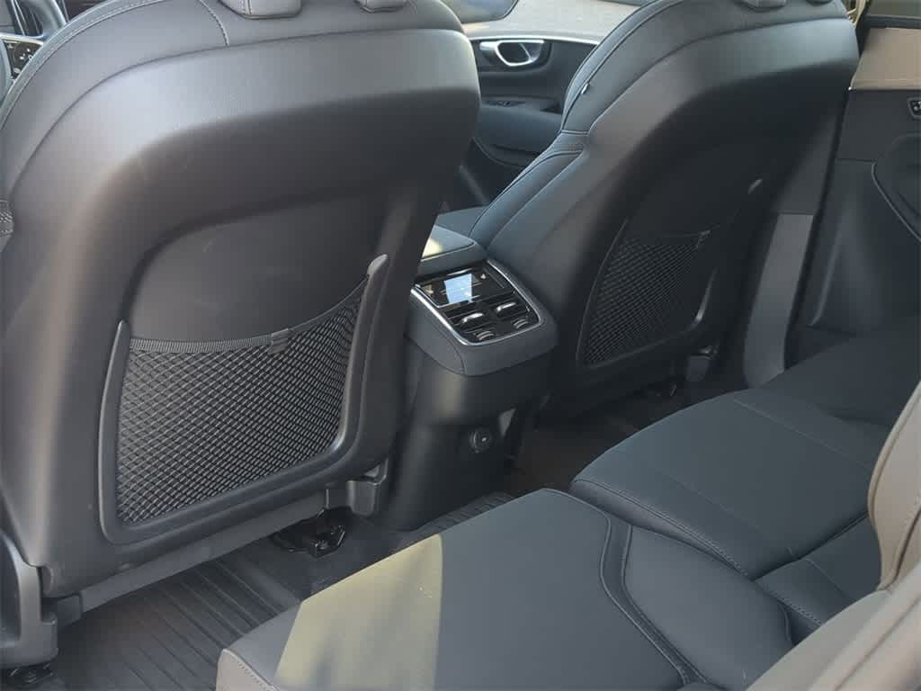Thumbnail: 2026 Volvo XC90 - 17