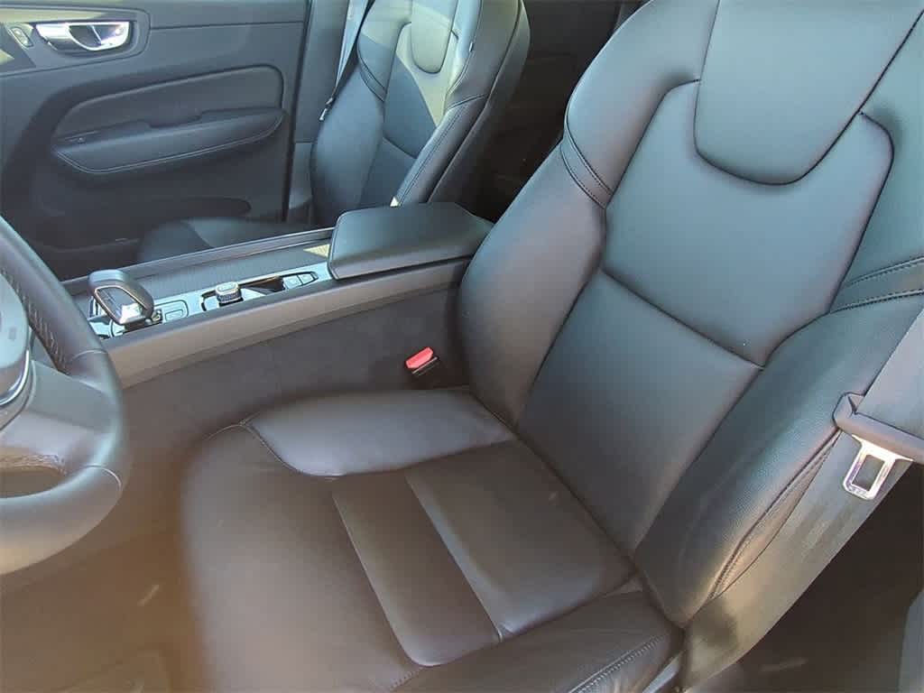 Thumbnail: 2023 Volvo XC60 - 15