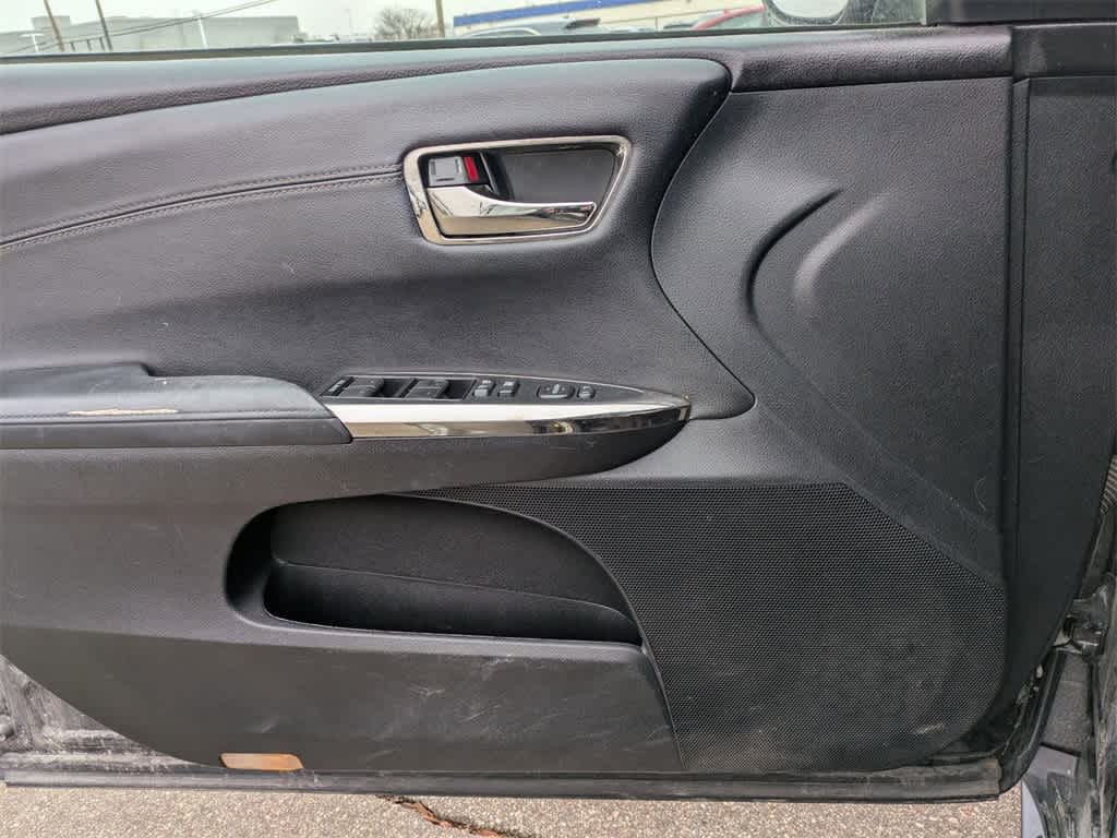 Thumbnail: 2013 Toyota Avalon - 32