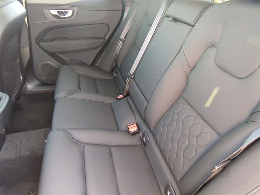 Thumbnail: 2026 Volvo XC60 - 19