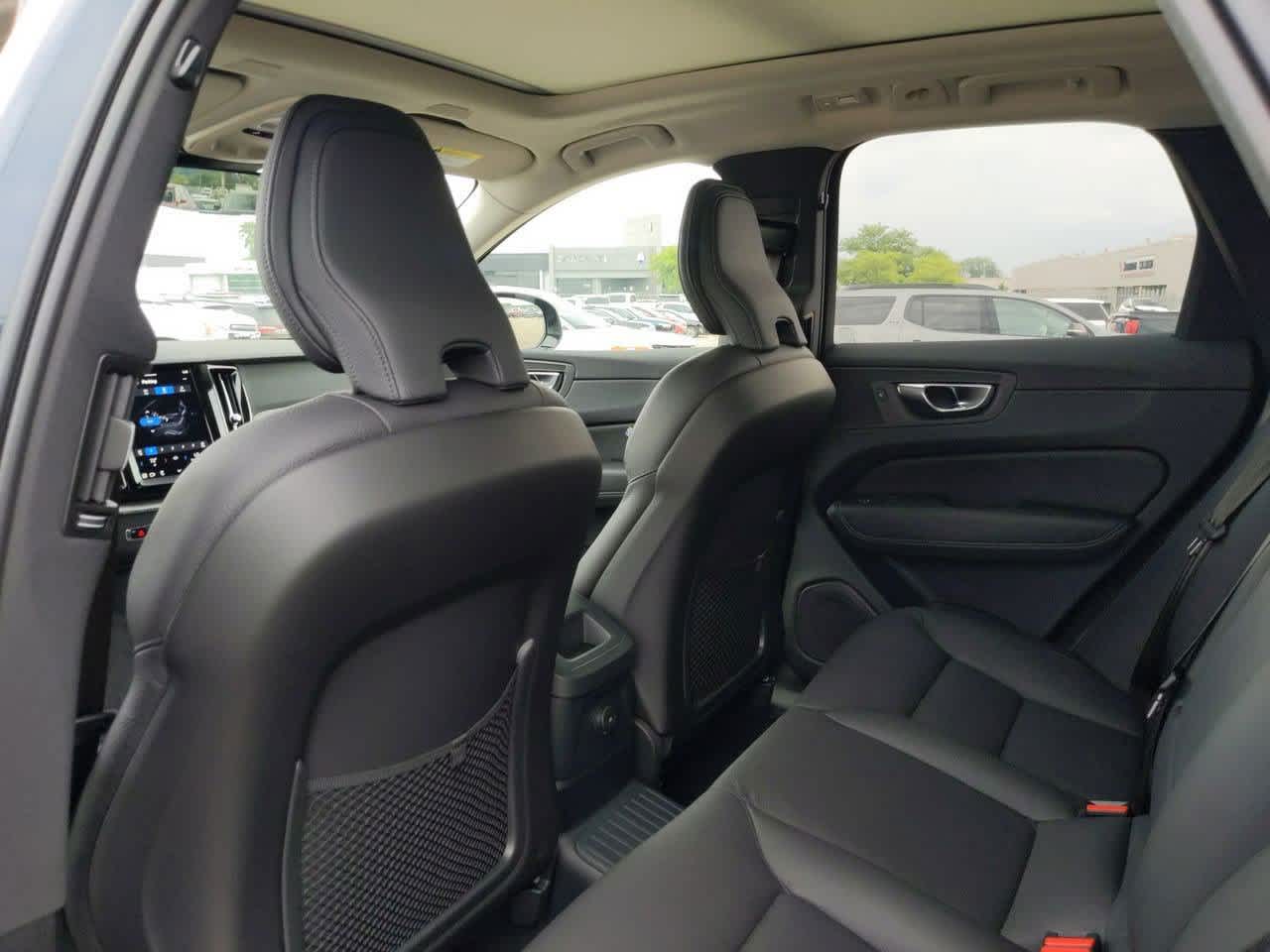 Thumbnail: 2025 Volvo XC60 - 15