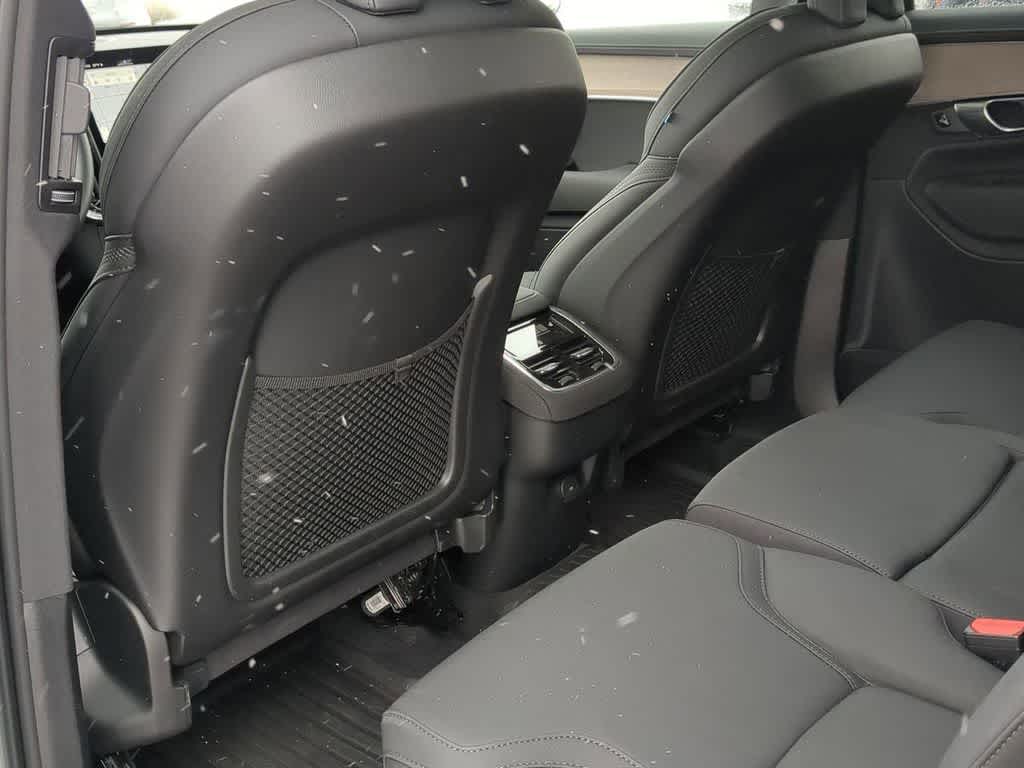 Thumbnail: 2025 Volvo XC90 - 17