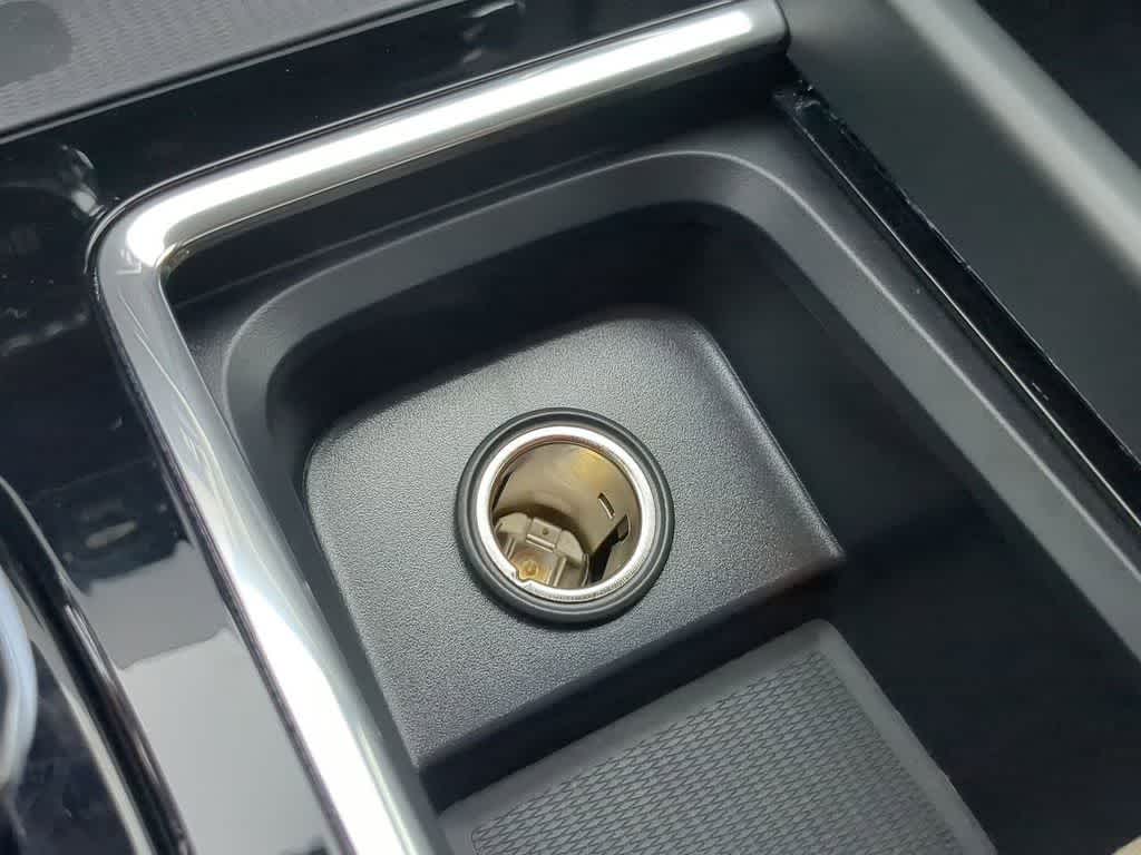 Thumbnail: 2026 Volvo XC60 - 28