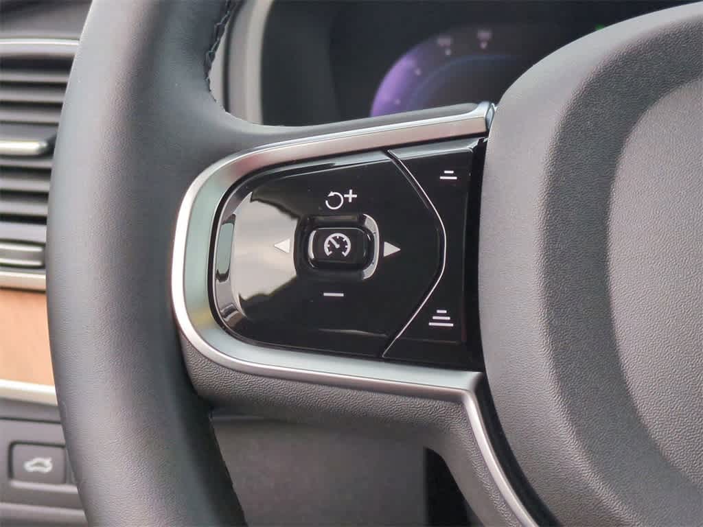 Thumbnail: 2025 Volvo XC90 - 16