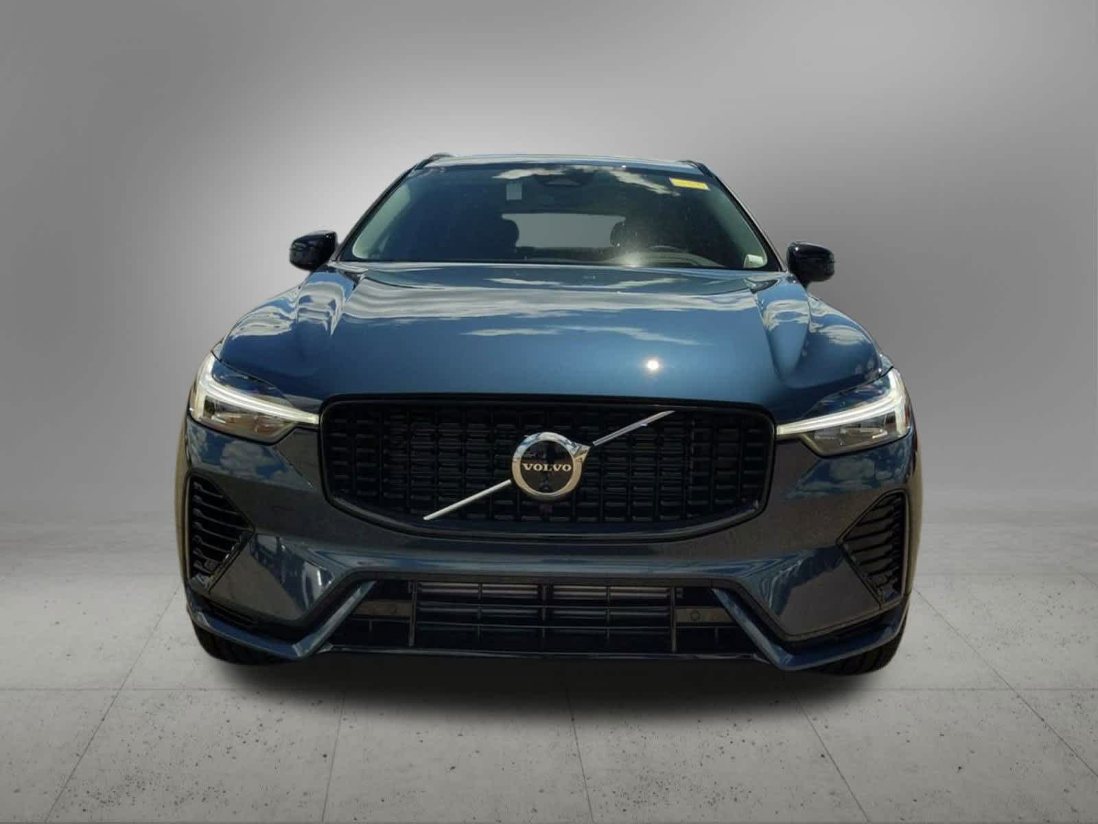Thumbnail: 2025 Volvo XC60 - 9