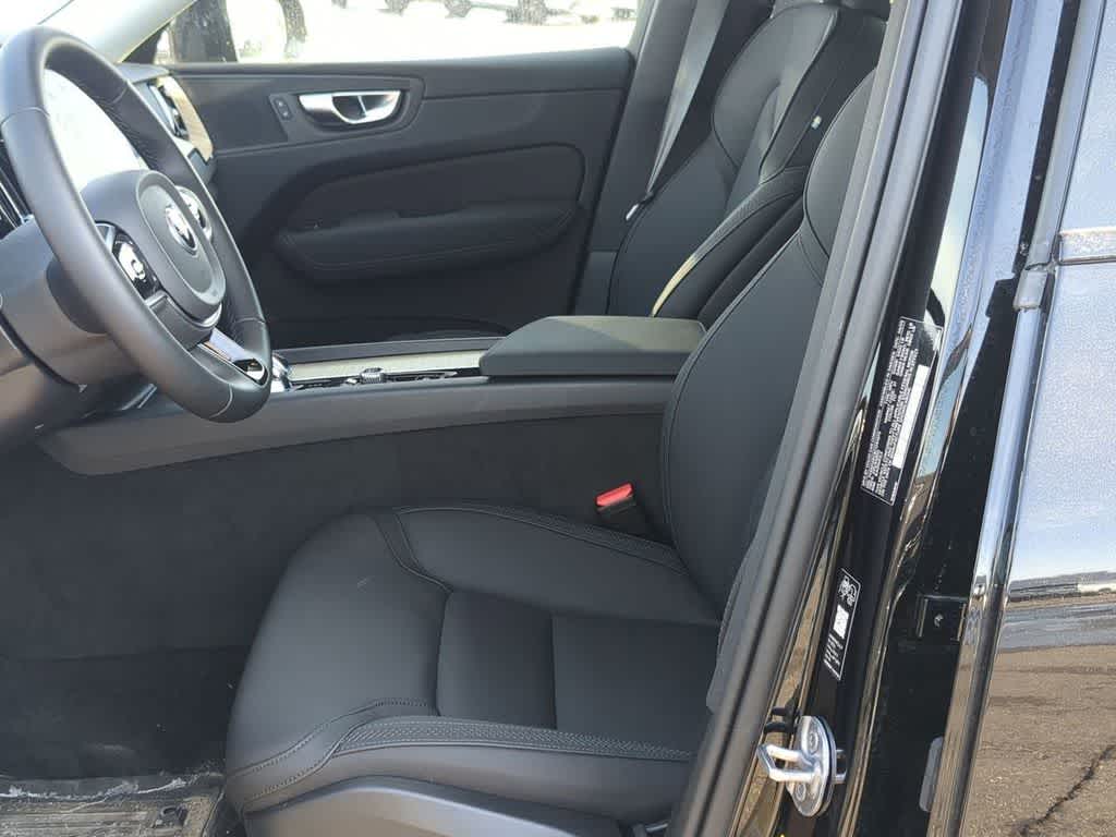 Thumbnail: 2026 Volvo XC60 - 15