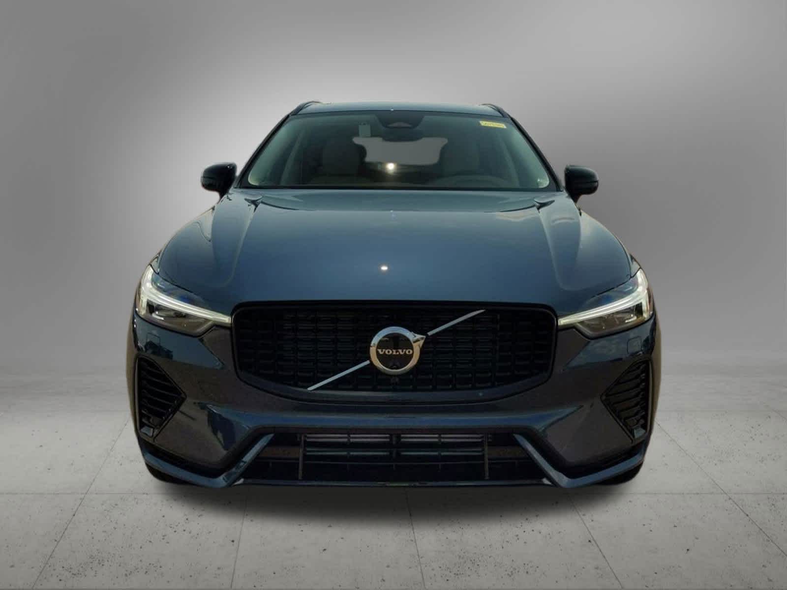 Thumbnail: 2025 Volvo XC60 - 9