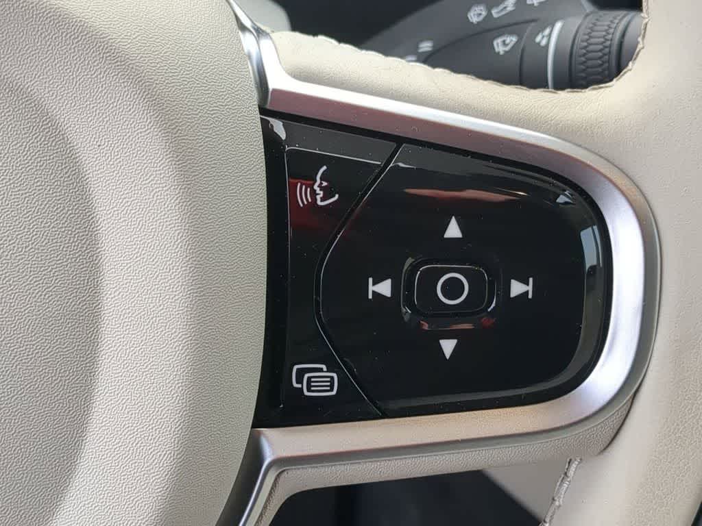 Thumbnail: 2026 Volvo XC90 - 16