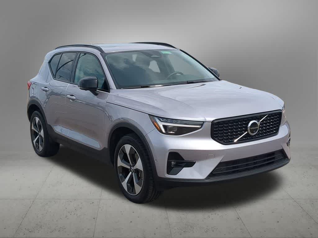 Thumbnail: 2026 Volvo XC40 - 7