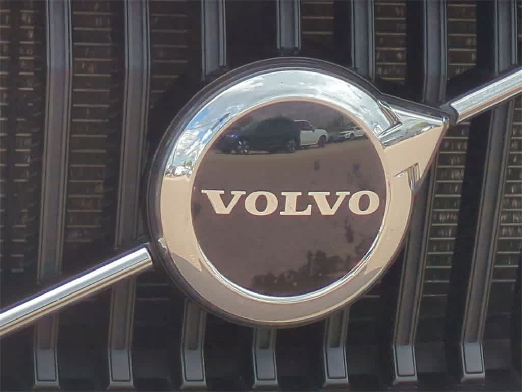 Thumbnail: 2022 Volvo XC60 - 11