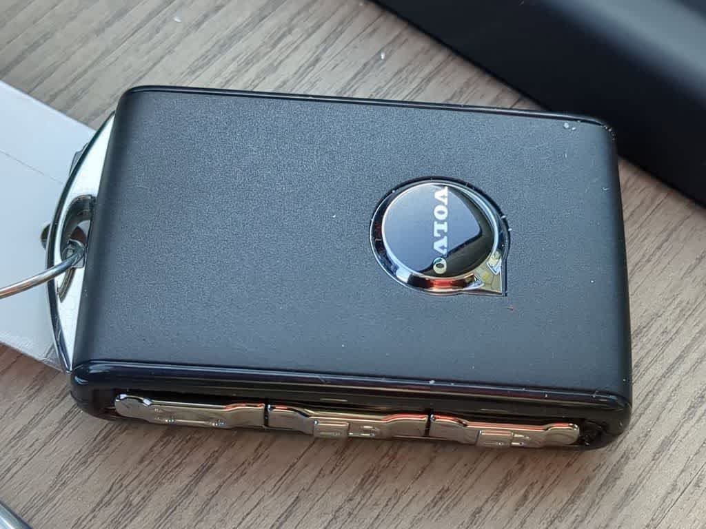 Thumbnail: 2026 Volvo XC60 - 32