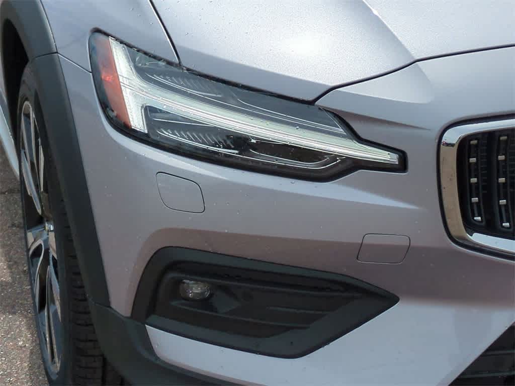 Thumbnail: 2026 Volvo S60 - 10