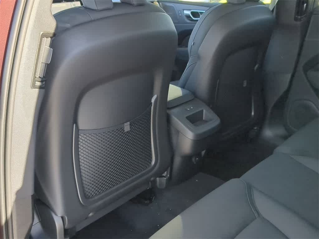 Thumbnail: 2026 Volvo XC60 - 16