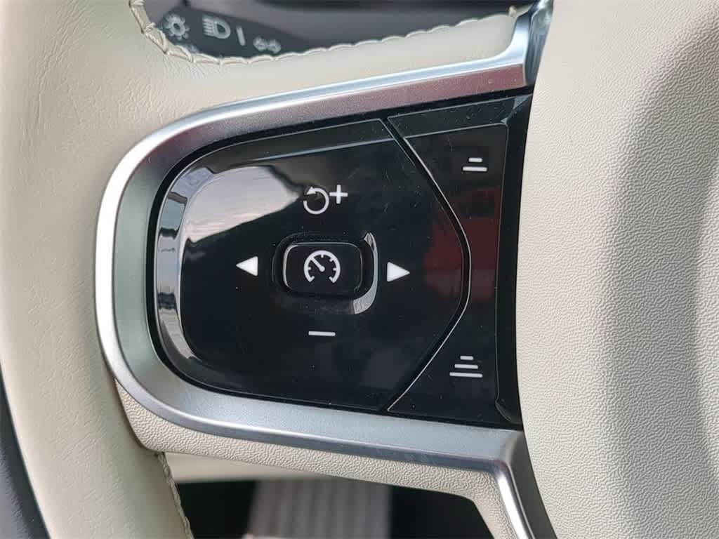 Thumbnail: 2025 Volvo XC90 - 24