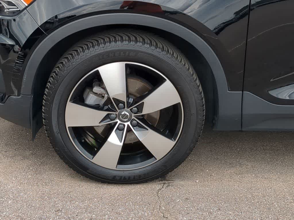 Thumbnail: 2021 Volvo XC40 - 13