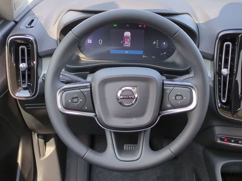 Thumbnail: 2026 Volvo XC40 - 22