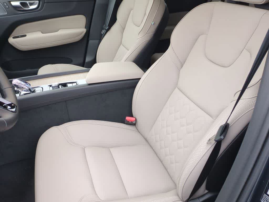 Thumbnail: 2026 Volvo XC60 - 15