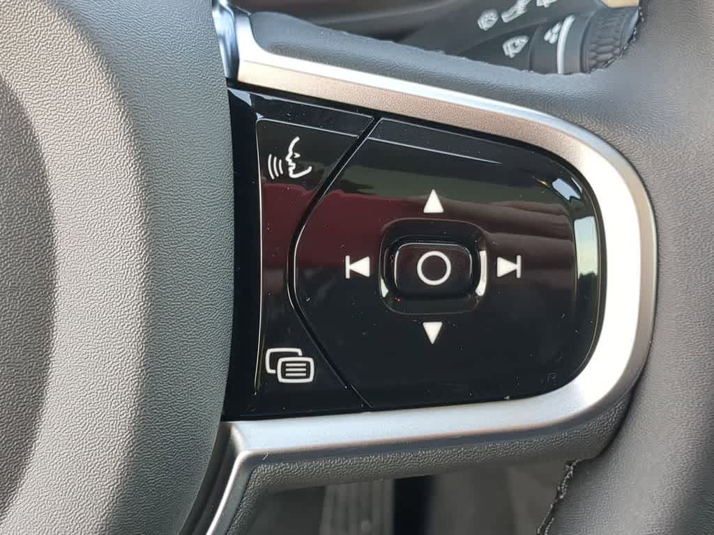 Thumbnail: 2026 Volvo XC60 - 23