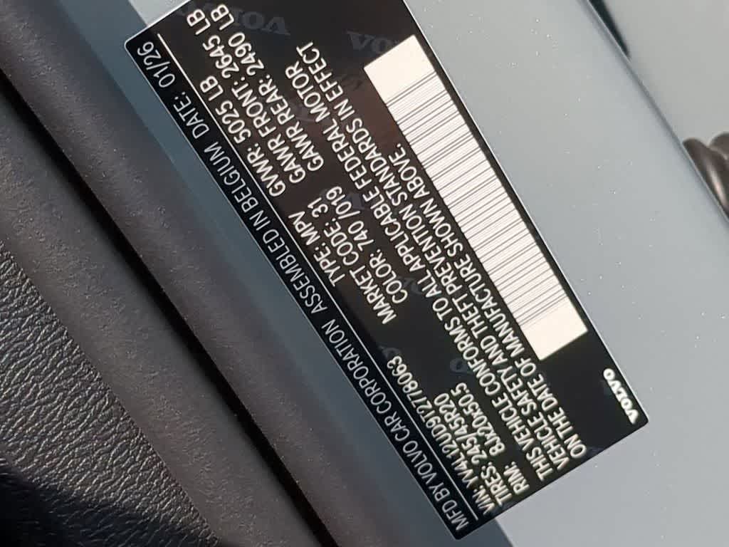 Thumbnail: 2026 Volvo XC40 - 33