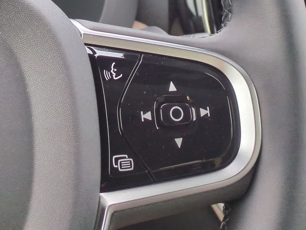 Thumbnail: 2026 Volvo XC60 - 25