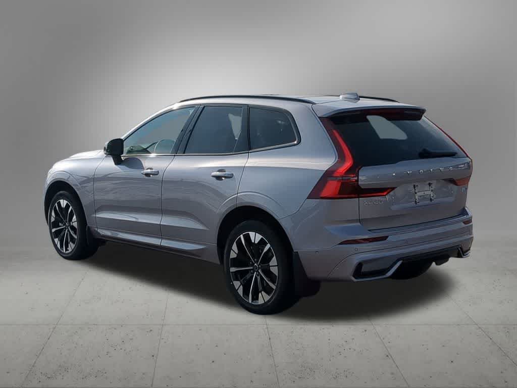 Thumbnail: 2026 Volvo XC60 - 4