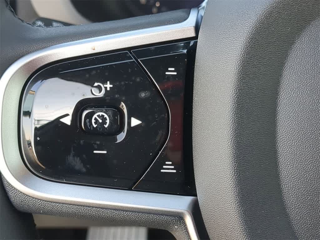 Thumbnail: 2026 Volvo XC60 - 22