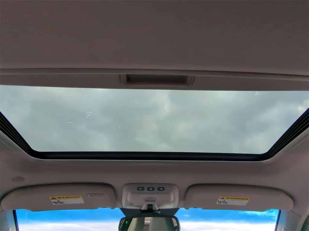 Thumbnail: 2014 Volvo XC90 - 22