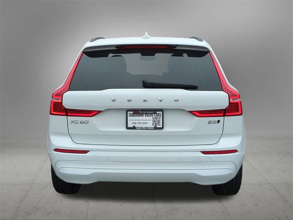 Thumbnail: 2022 Volvo XC60 - 5