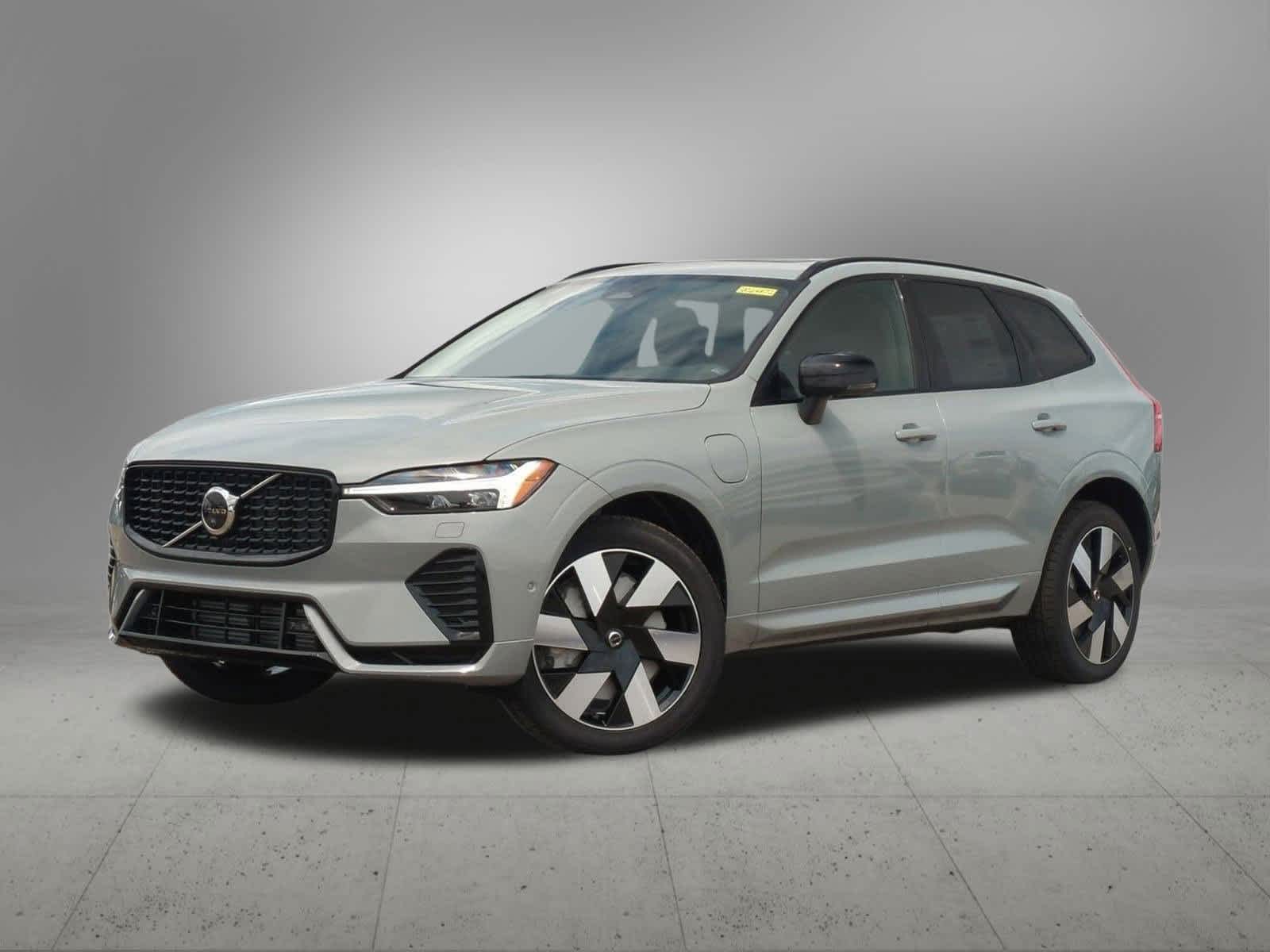 2025 Volvo XC60 Recharge Core Hero Image