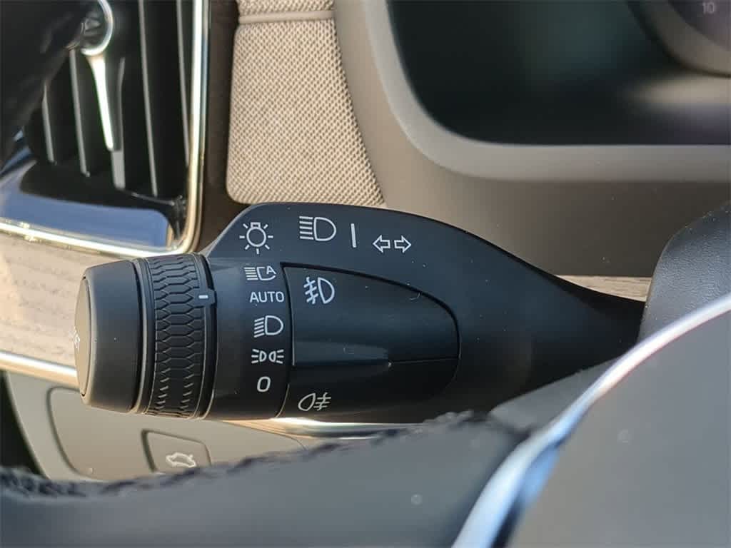 Thumbnail: 2026 Volvo XC90 - 25