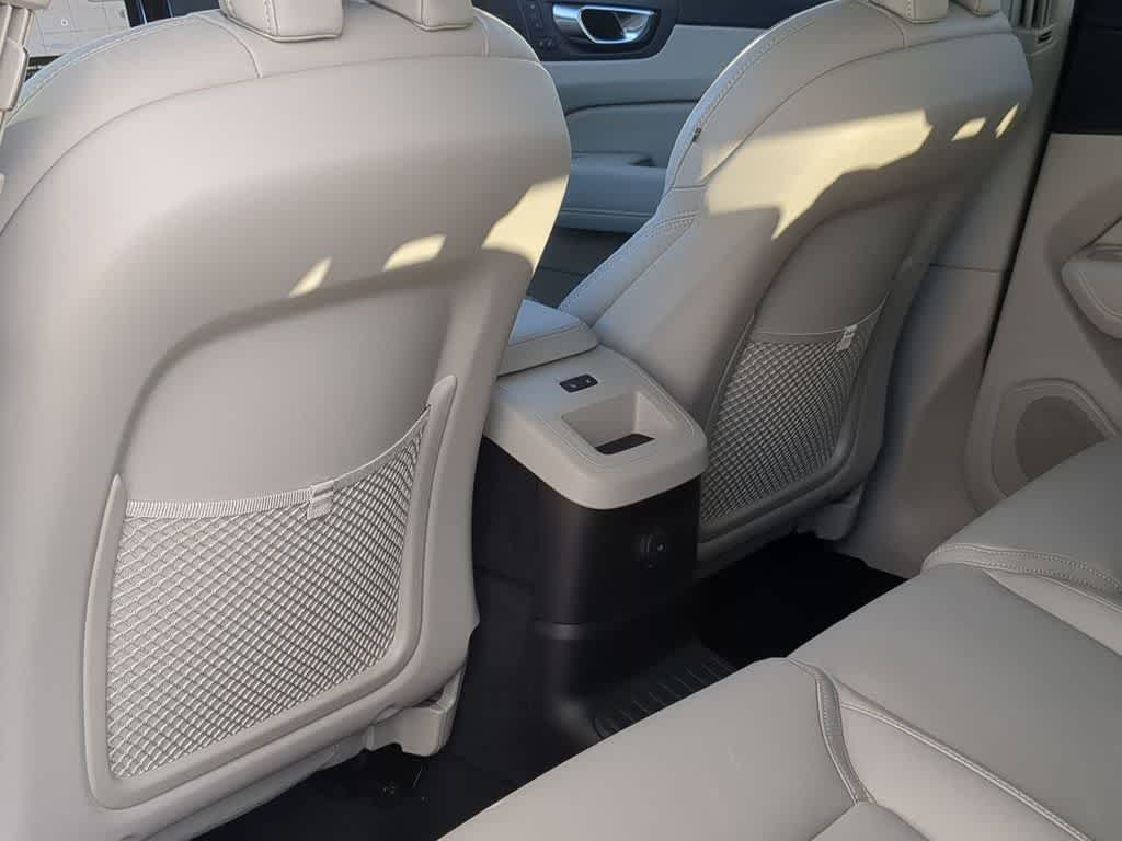 Thumbnail: 2026 Volvo XC60 - 17