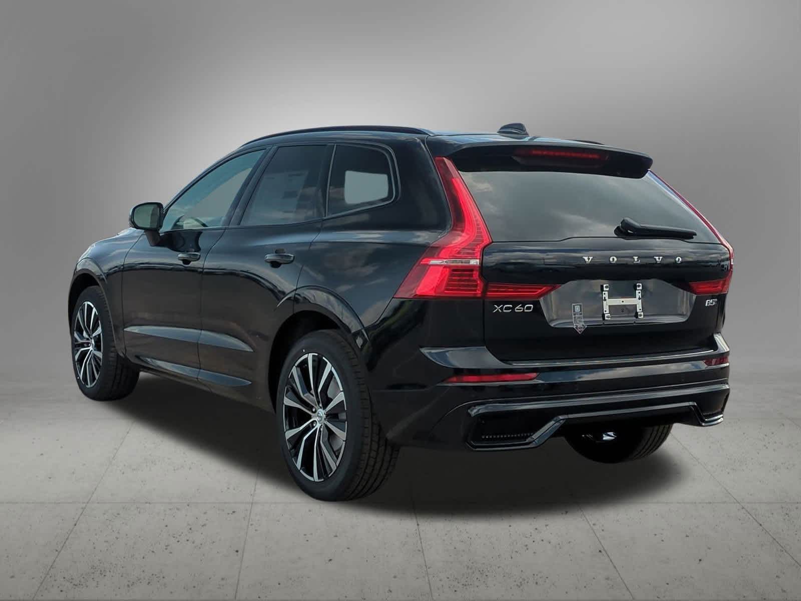 Thumbnail: 2025 Volvo XC60 - 4