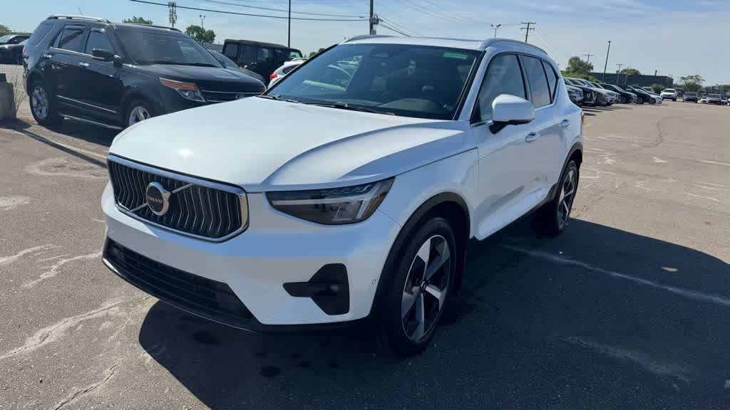 2023 Volvo XC40 B5 Plus Bright AWD's photo