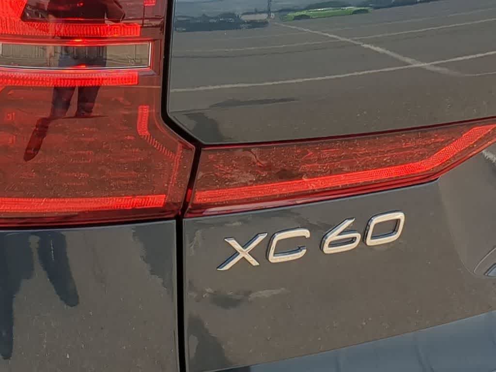 Thumbnail: 2026 Volvo XC60 - 12