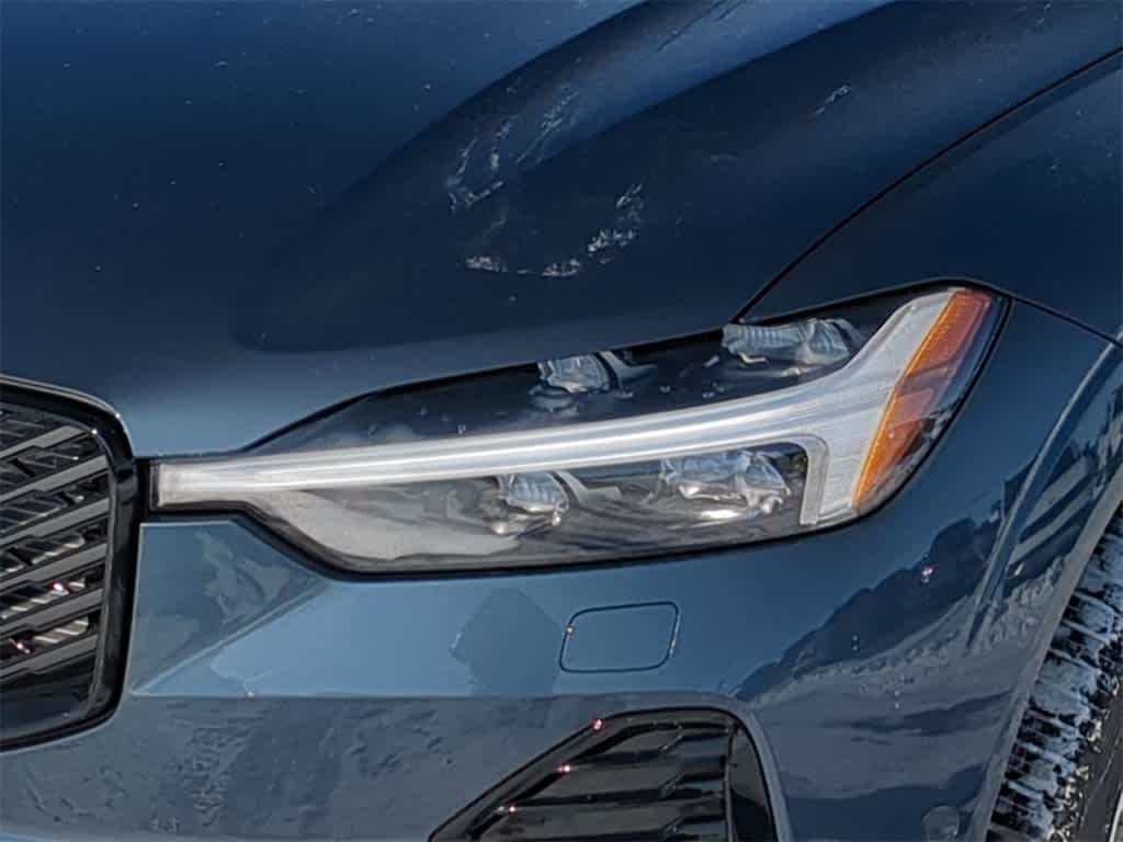 Thumbnail: 2026 Volvo XC60 - 10