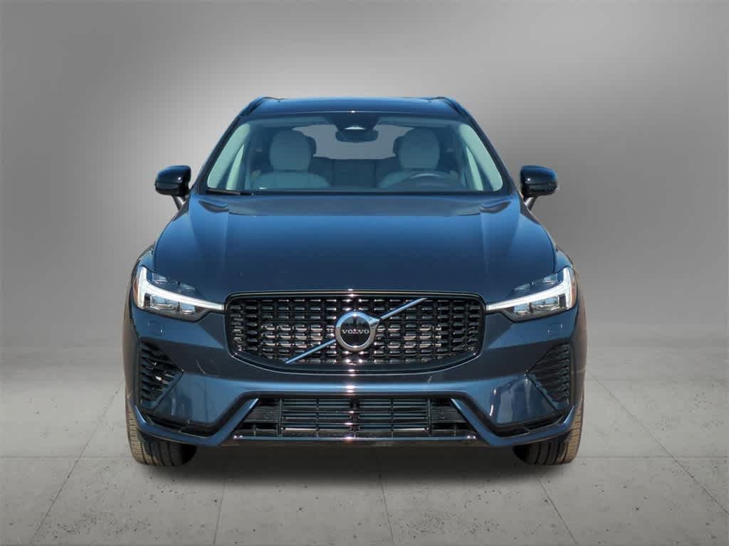 Thumbnail: 2025 Volvo XC60 - 9