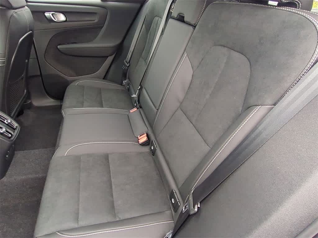 Thumbnail: 2026 Volvo XC40 - 19